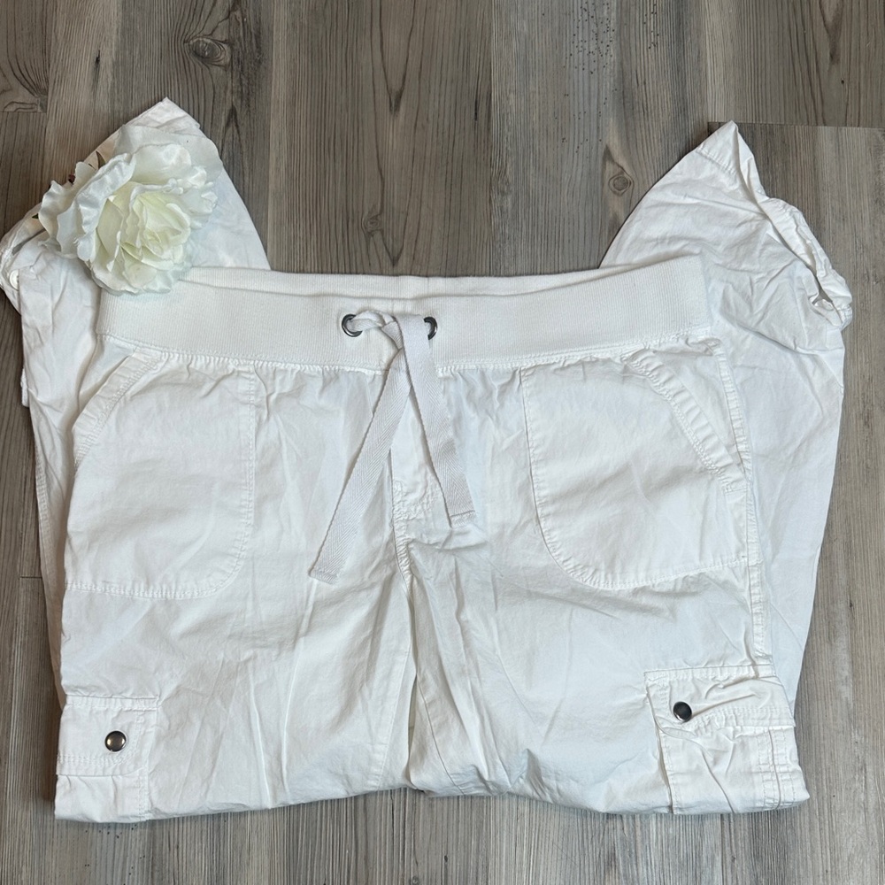 EUC Kenneth Cole Reaction White Drawstring Cropped Pants, 6